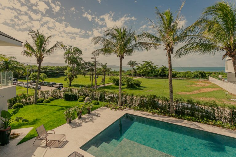 Casa com vista mar em Jurerê Internacional