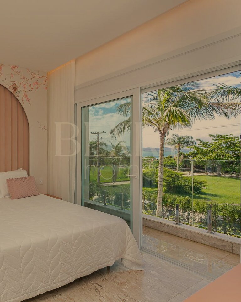 Casa com vista mar em Jurerê Internacional