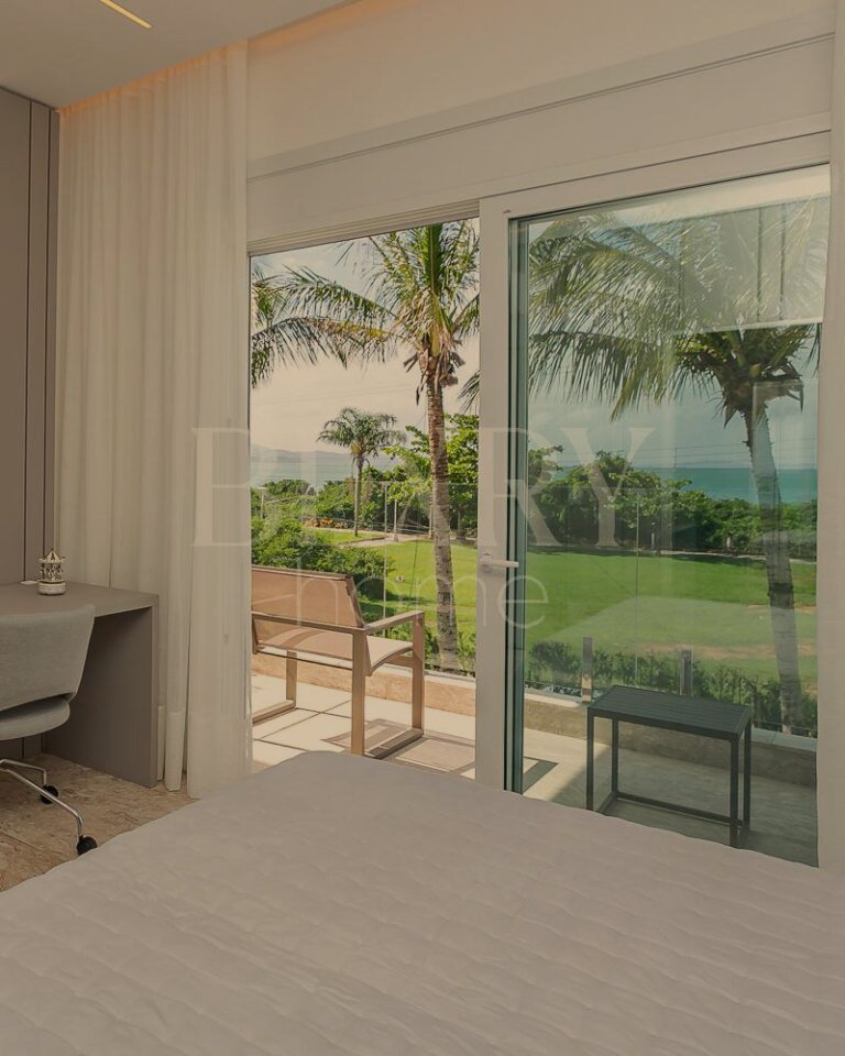 Casa com vista mar em Jurerê Internacional