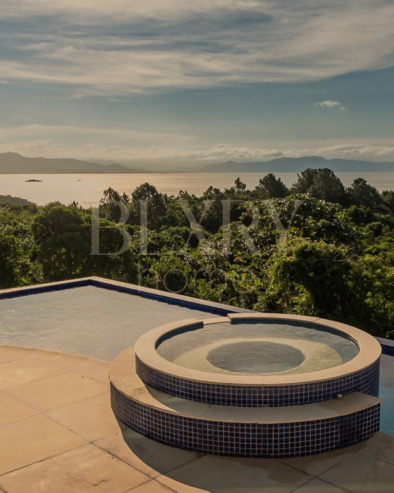 Casa com vista mar no João Paulo