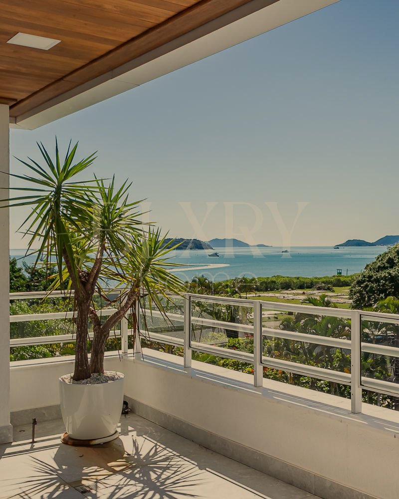 Cobertura com vista mar em Jurerê Internacional