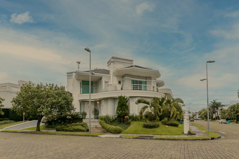 CASA EM JURERÊ INTERNACIONAL
