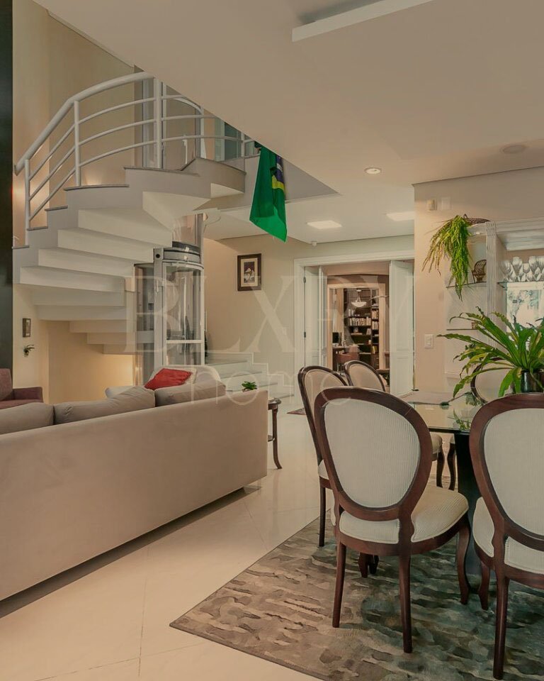 CASA EM JURERÊ INTERNACIONAL