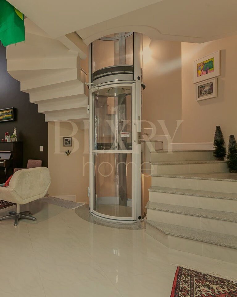 CASA EM JURERÊ INTERNACIONAL