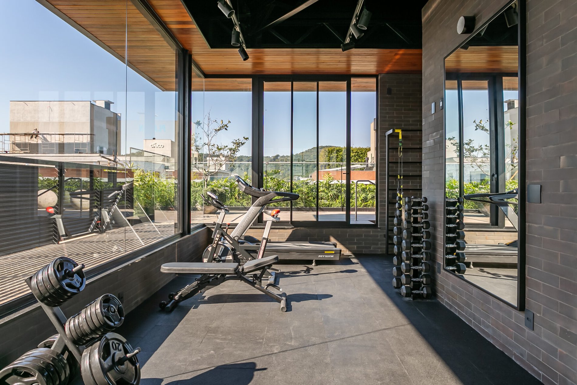 APARTAMENTO NO SOHO EM JURERÊ INTERNACIONAL