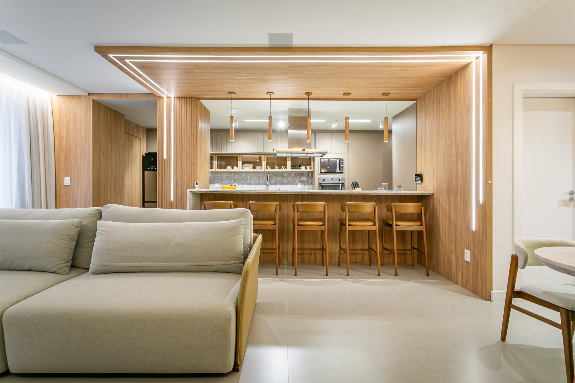 APARTAMENTO NO SOHO EM JURERÊ INTERNACIONAL