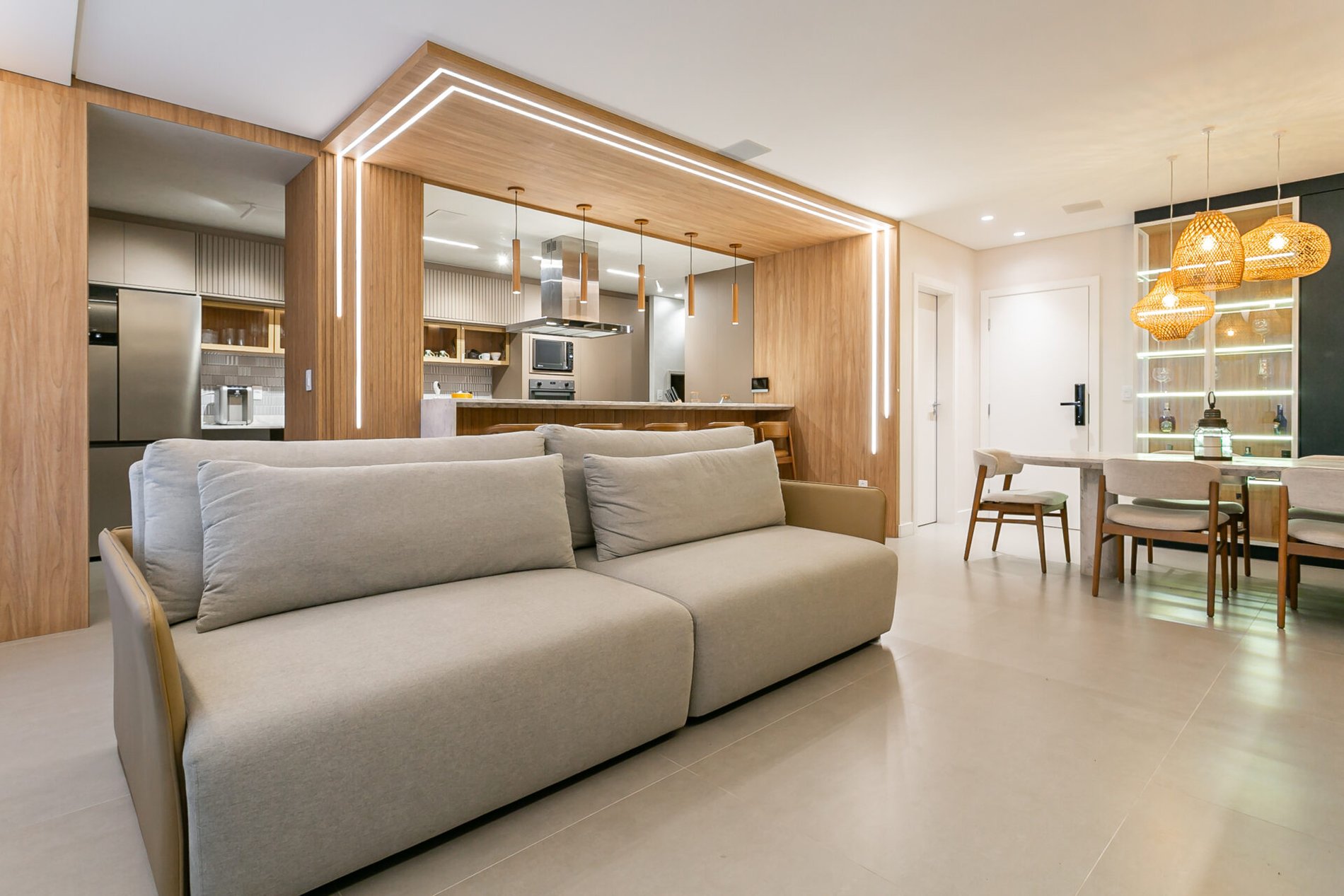 APARTAMENTO NO SOHO EM JURERÊ INTERNACIONAL