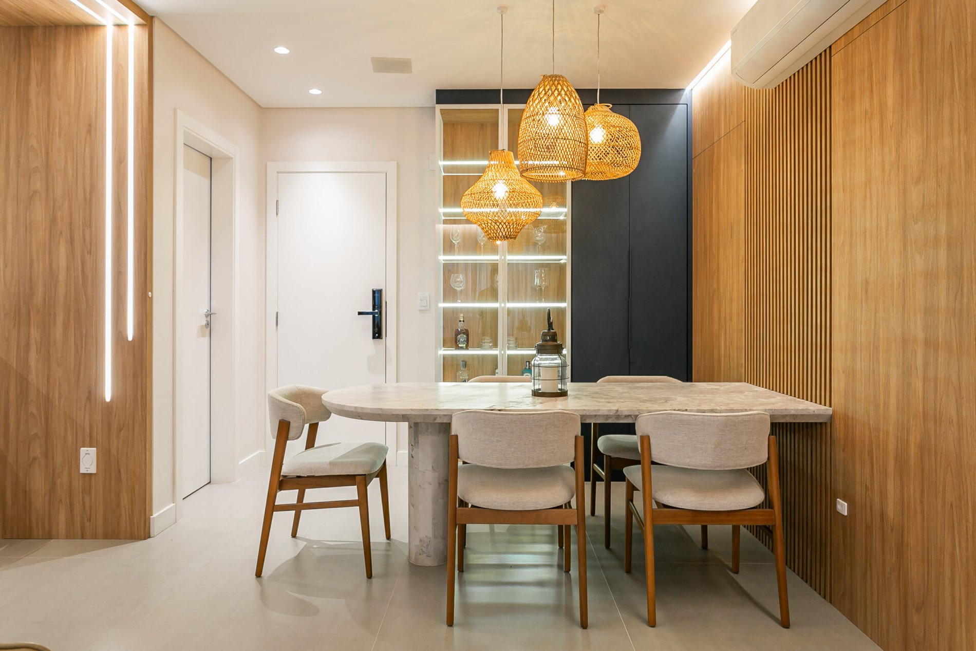 APARTAMENTO NO SOHO EM JURERÊ INTERNACIONAL