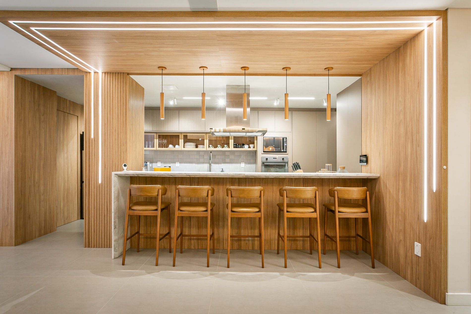 APARTAMENTO NO SOHO EM JURERÊ INTERNACIONAL