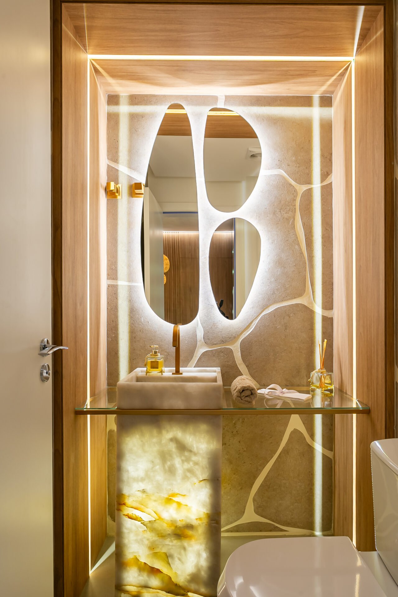 APARTAMENTO NO SOHO EM JURERÊ INTERNACIONAL