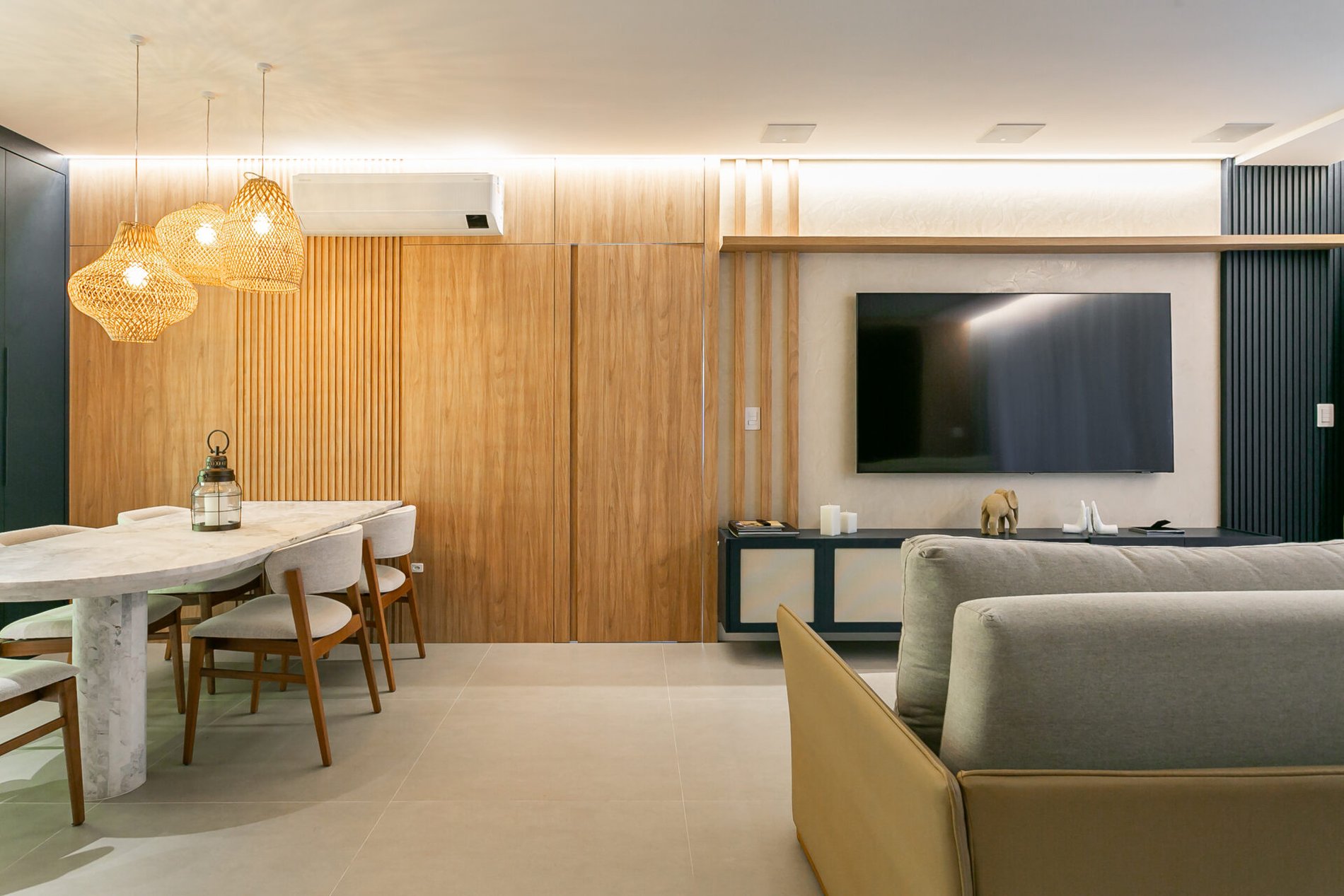 APARTAMENTO NO SOHO EM JURERÊ INTERNACIONAL