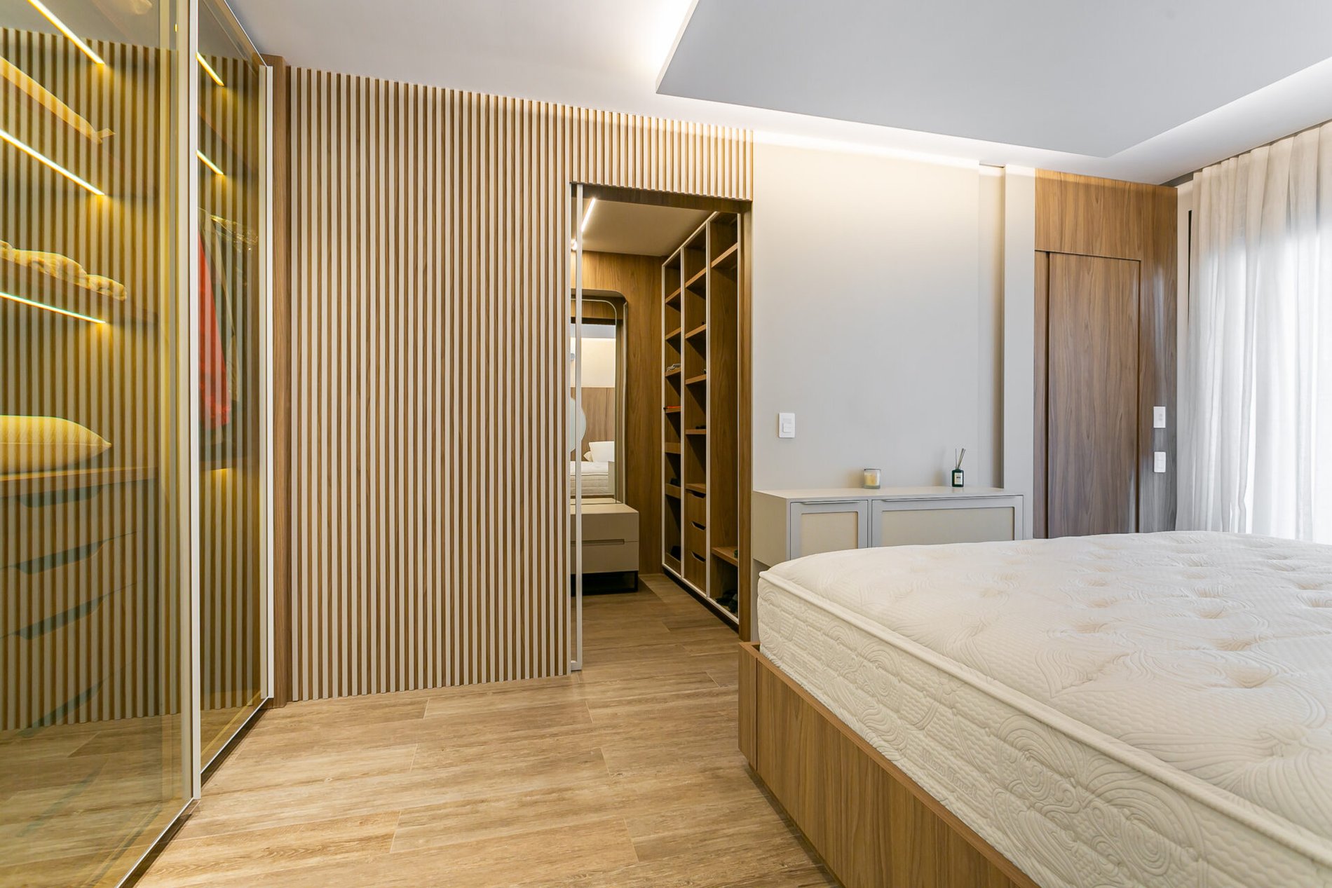 APARTAMENTO NO SOHO EM JURERÊ INTERNACIONAL