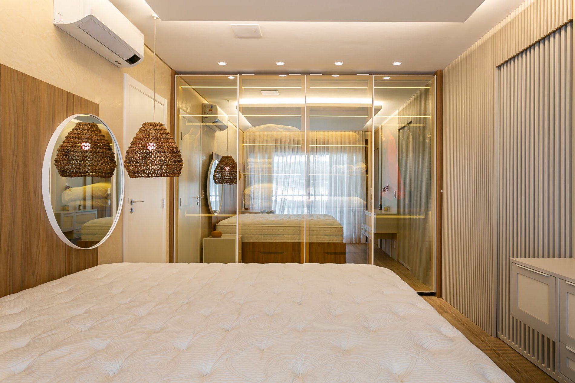 APARTAMENTO NO SOHO EM JURERÊ INTERNACIONAL