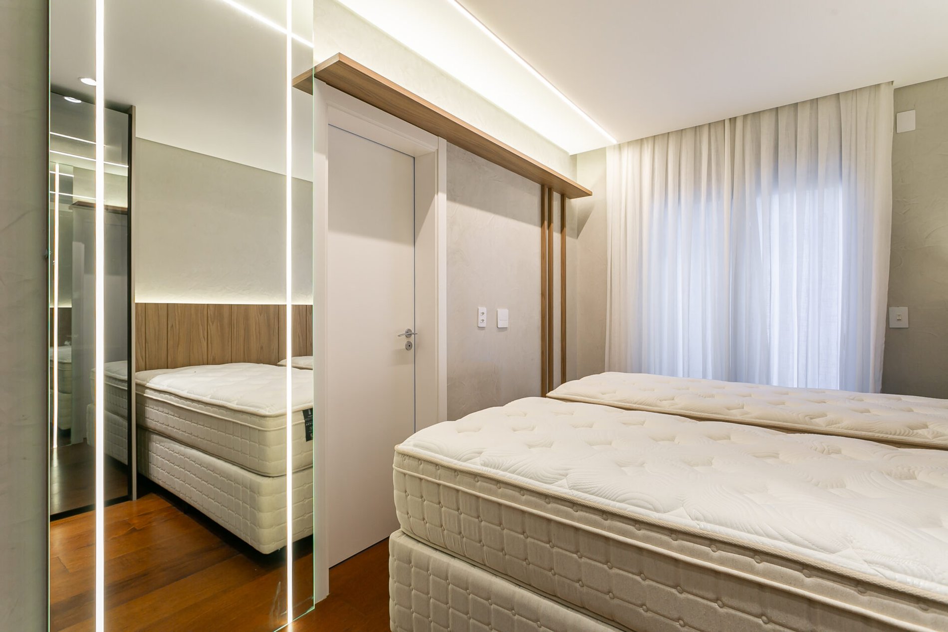 APARTAMENTO NO SOHO EM JURERÊ INTERNACIONAL