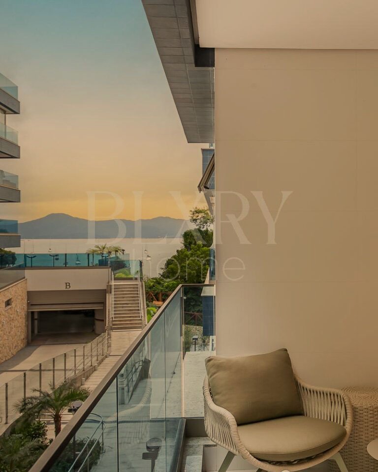 Apartamento decorado no Yacht Club em Jurerê