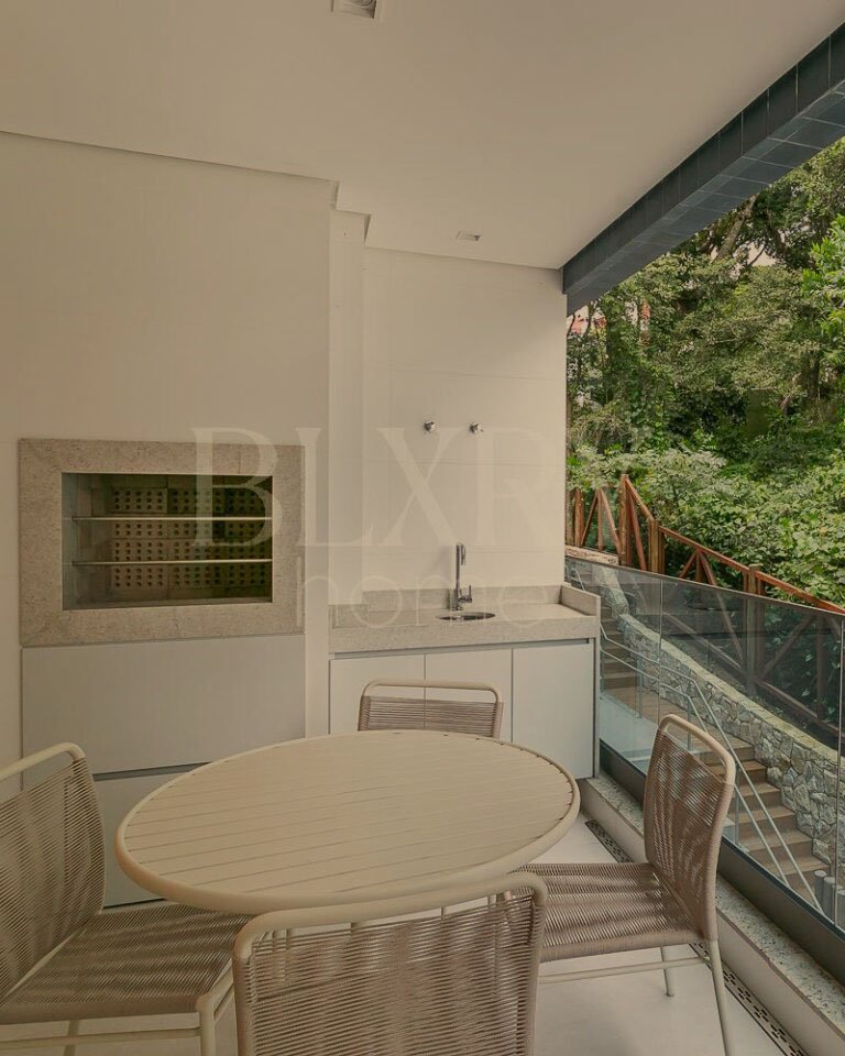Apartamento decorado no Yacht Club em Jurerê