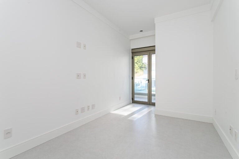 APARTAMENTO NO YACHT CLUB EM JURERÊ