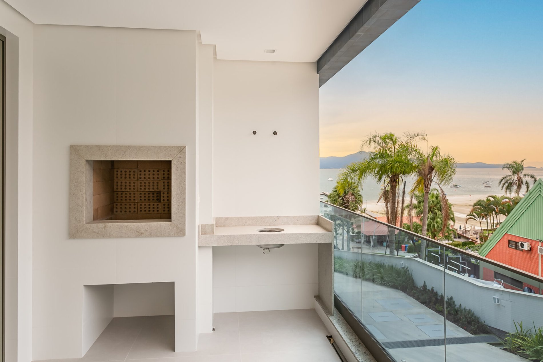 APARTAMENTO NO YACHT CLUB EM JURERÊ