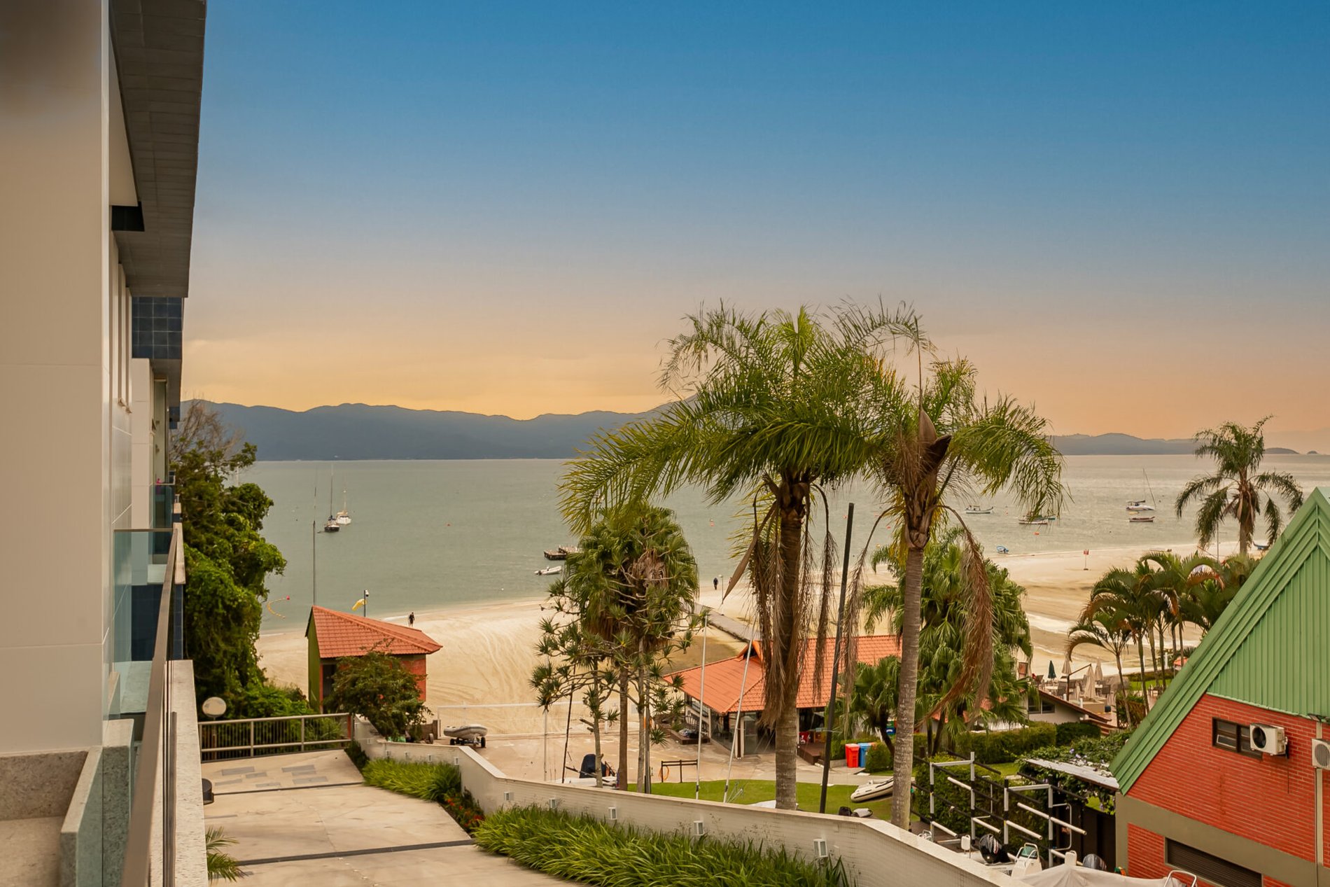 APARTAMENTO NO YACHT CLUB EM JURERÊ