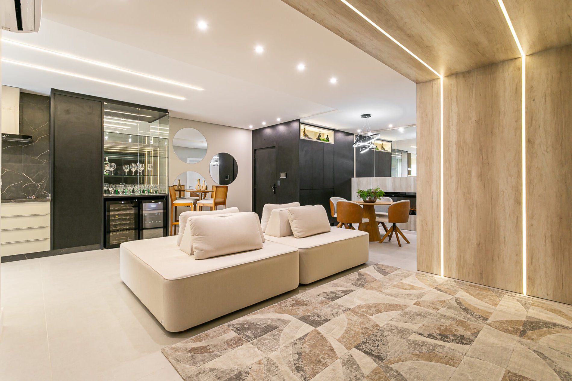 Apartamento com 4 suítes no Yacht Club em Jurerê