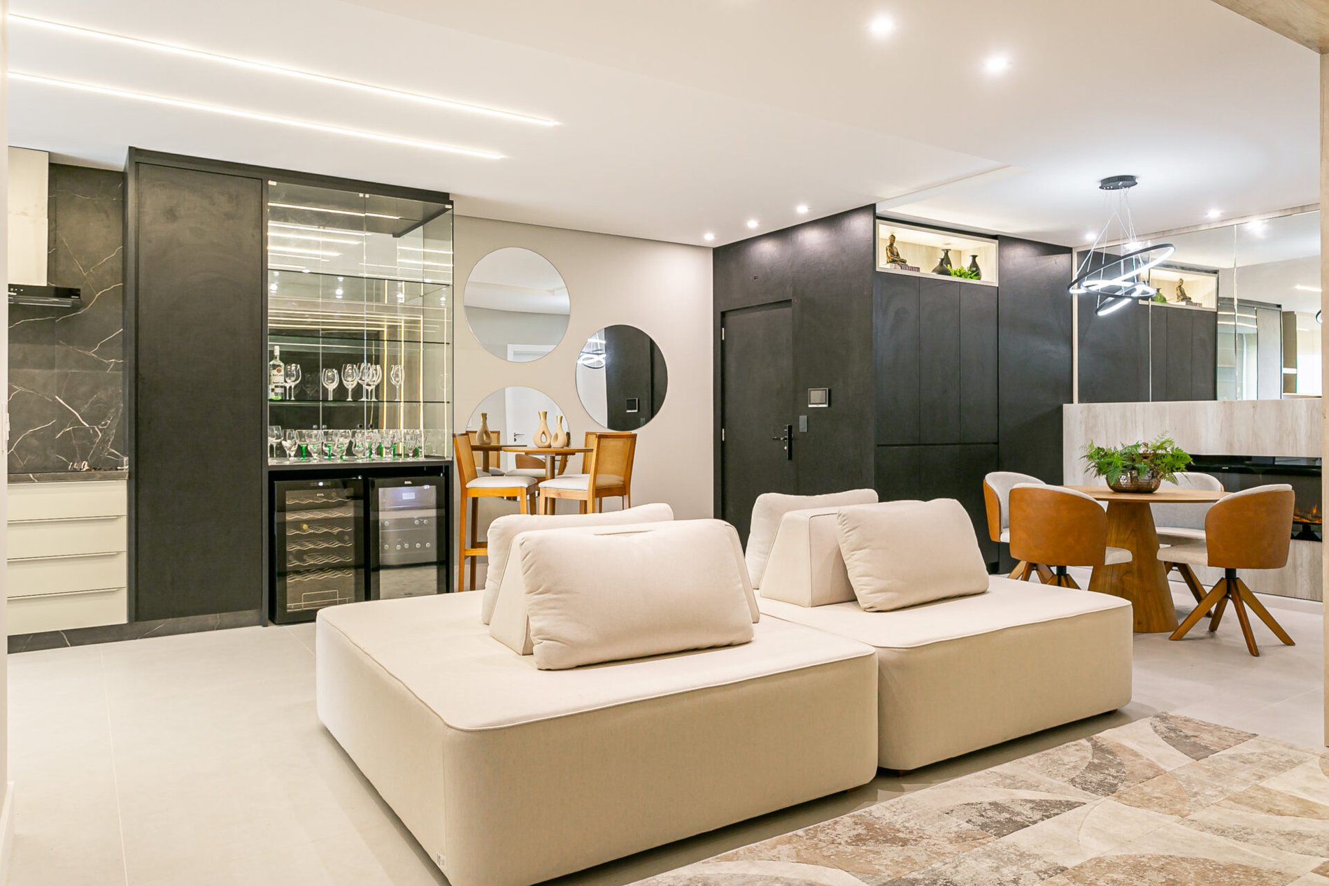 Apartamento com 4 suítes no Yacht Club em Jurerê