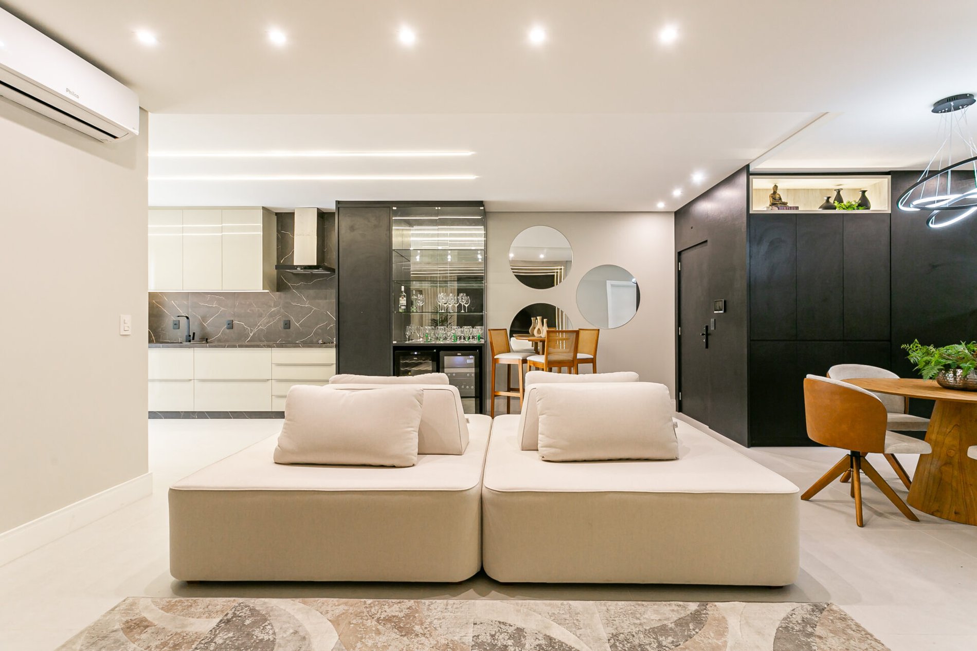 Apartamento com 4 suítes no Yacht Club em Jurerê