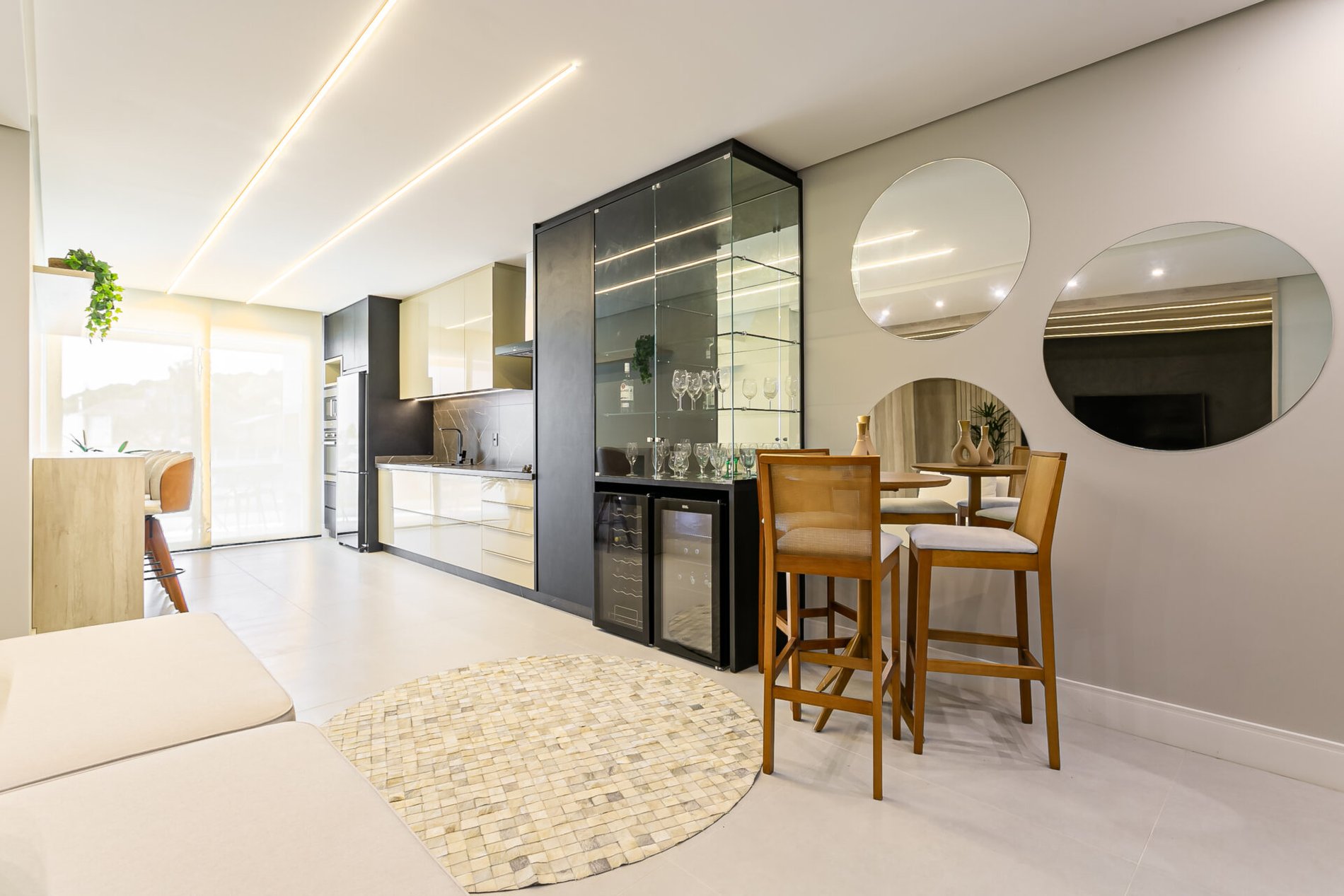 Apartamento com 4 suítes no Yacht Club em Jurerê