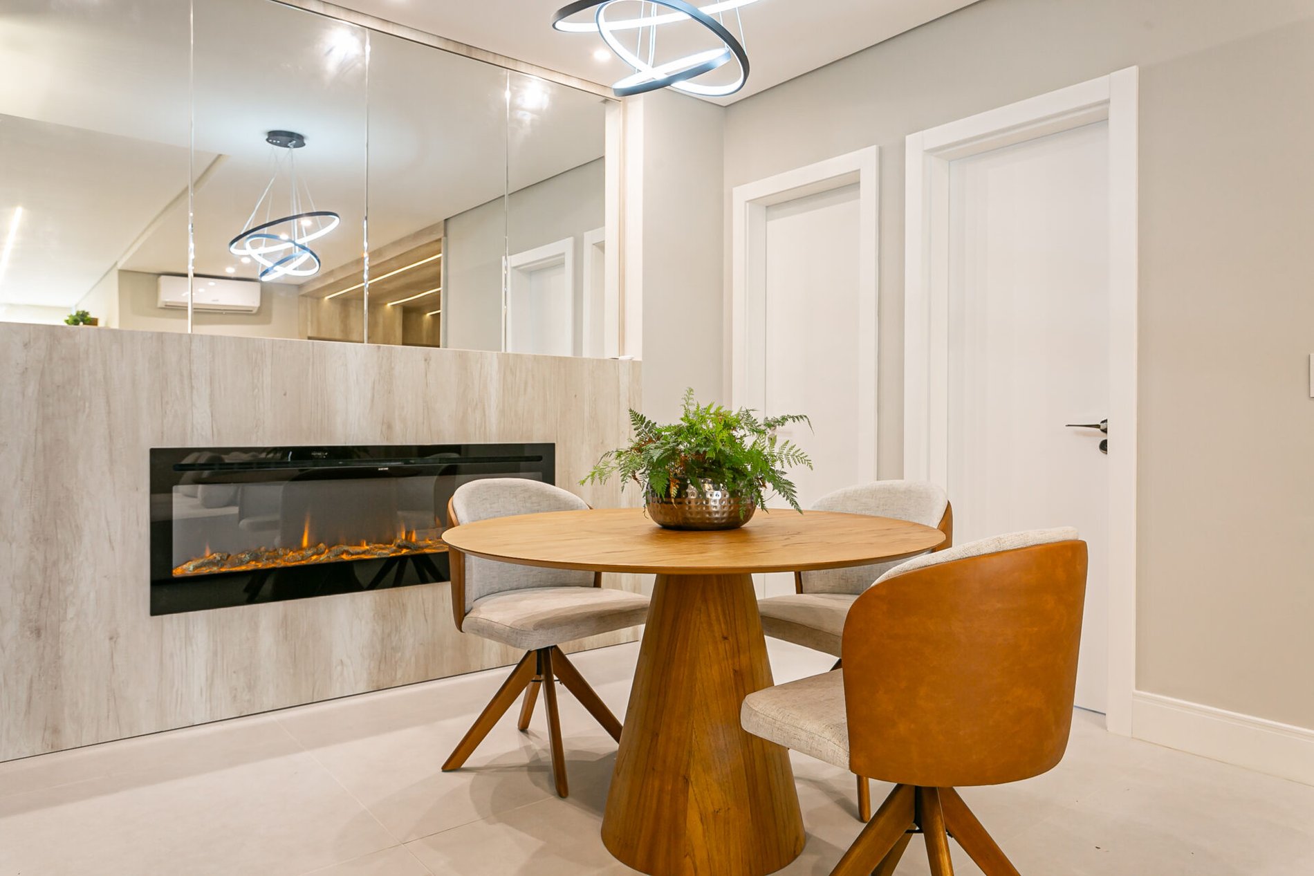 Apartamento com 4 suítes no Yacht Club em Jurerê