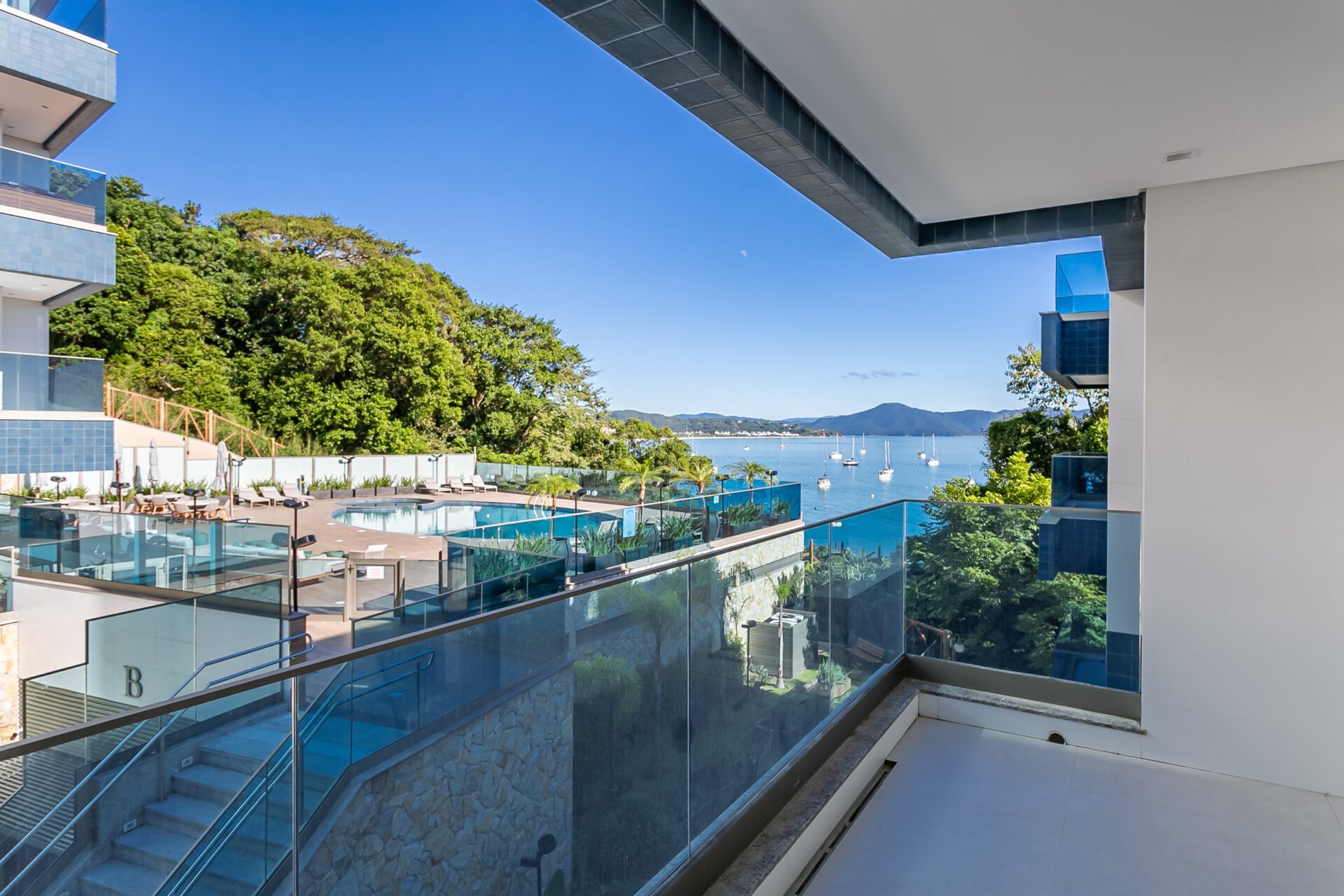 Cobertura duplex no Yacht Club em Jurerê