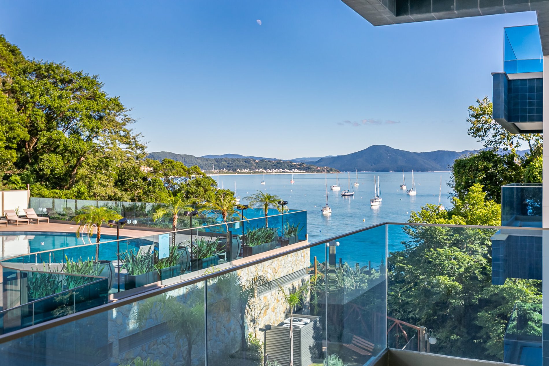 Cobertura duplex no Yacht Club em Jurerê