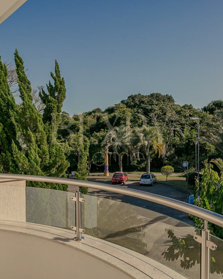 Casa ao lado do Bosque Amoraeville em Jurerê Internacional