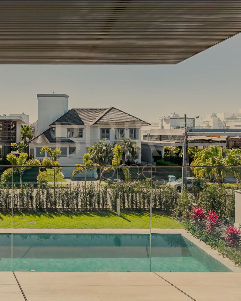 Casa a 150 metros da praia de Jurerê Internacional