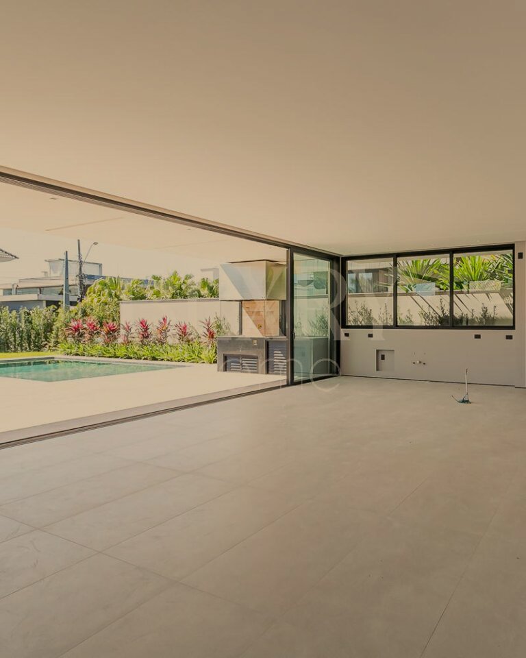 Casa a 150 metros da praia de Jurerê Internacional