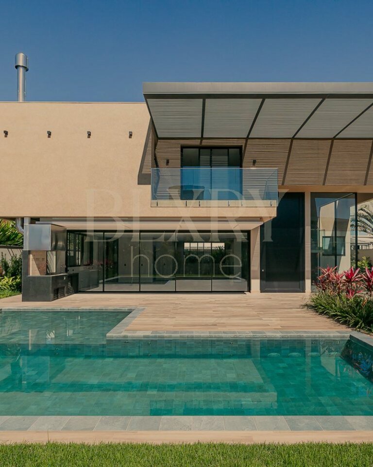 Casa a 150 metros da praia de Jurerê Internacional