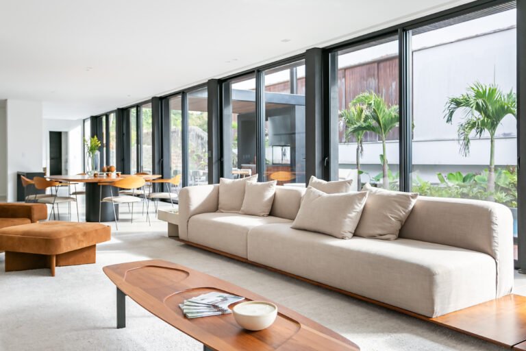 Casa em condomínio no Cacupé