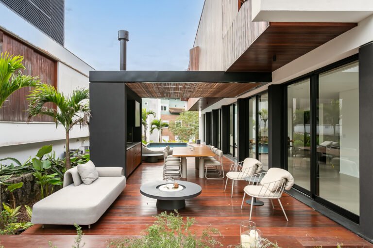 Casa em condomínio no Cacupé
