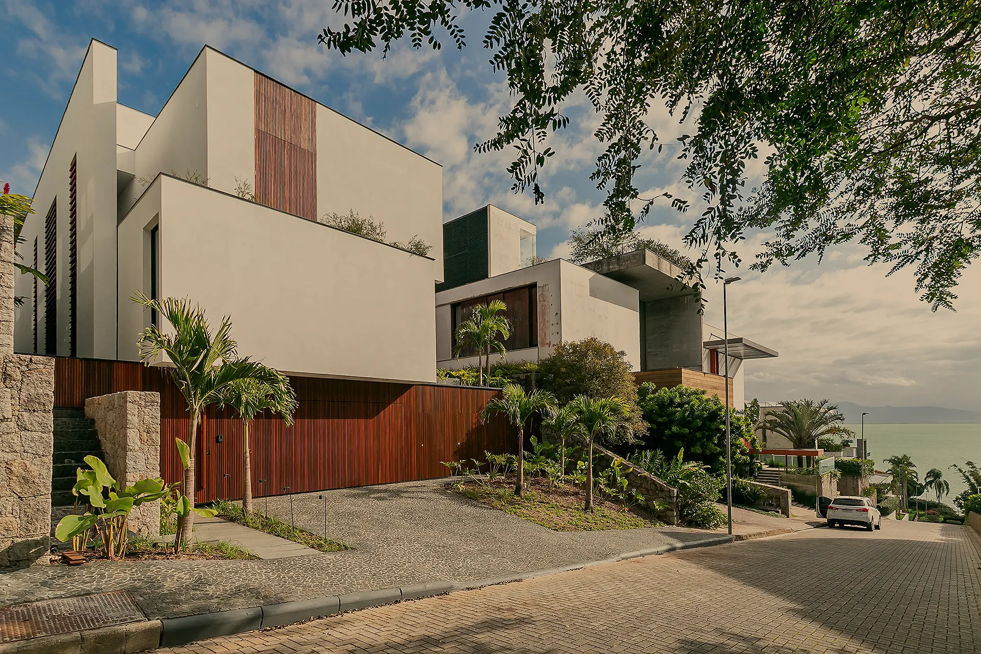 Casa em condomínio no Cacupé