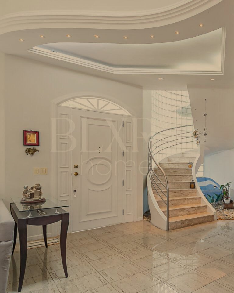 Casa com 5 suítes em Jurerê Internacional