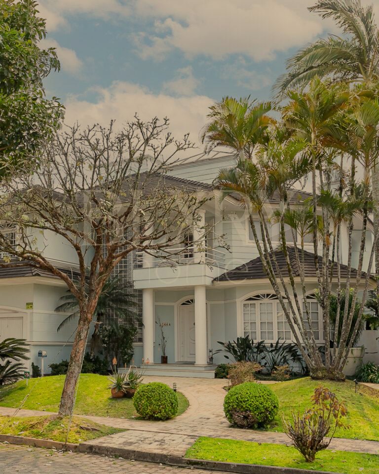 Casa com 5 suítes em Jurerê Internacional
