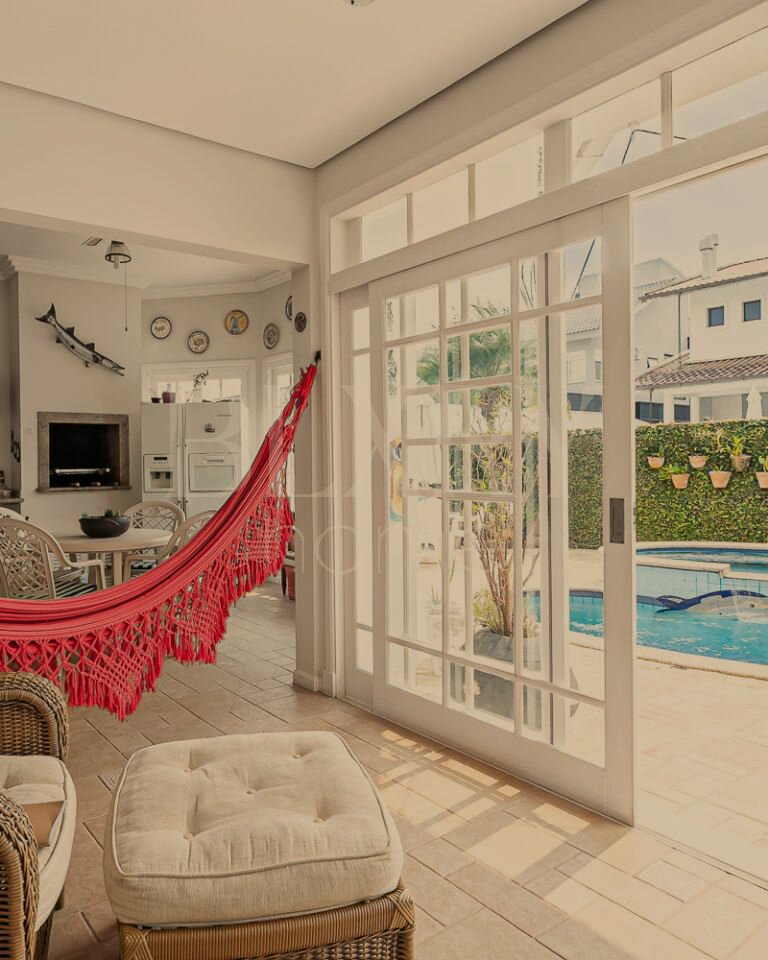 Casa com 5 suítes em Jurerê Internacional