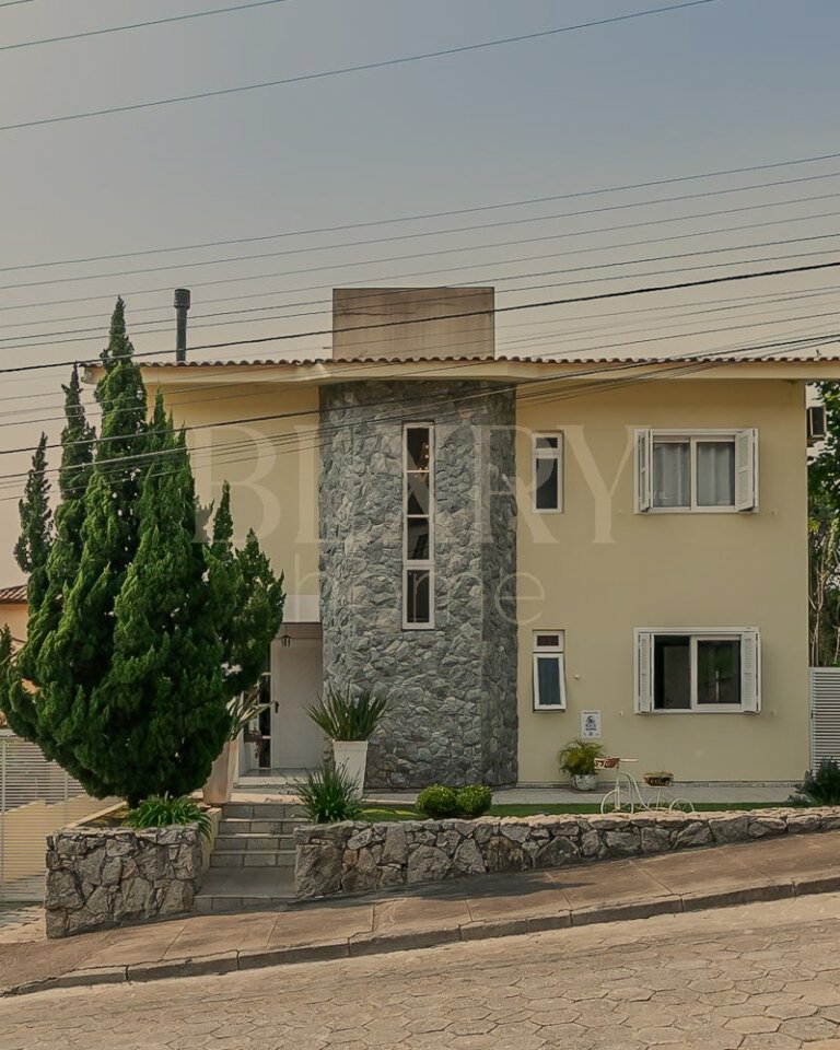 Casa com vista mar na Praia Brava