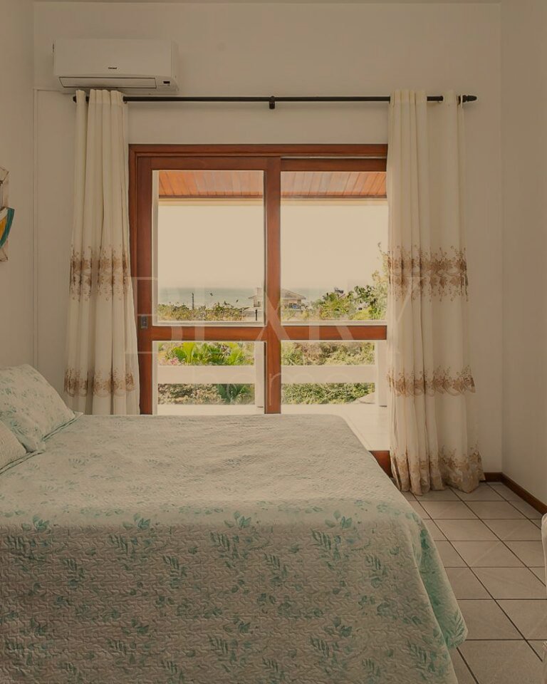 Casa com vista mar na Praia Brava