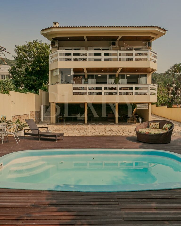 Casa com vista mar na Praia Brava