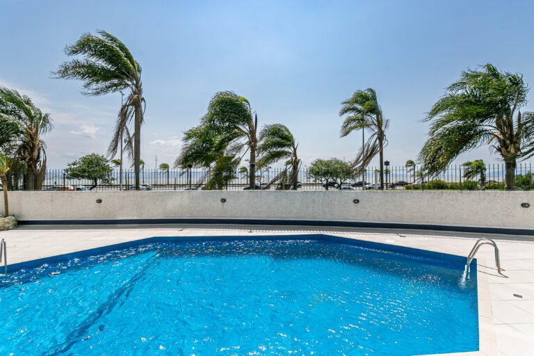 Apartamento com 3 suítes e vista mar na Beira-Mar