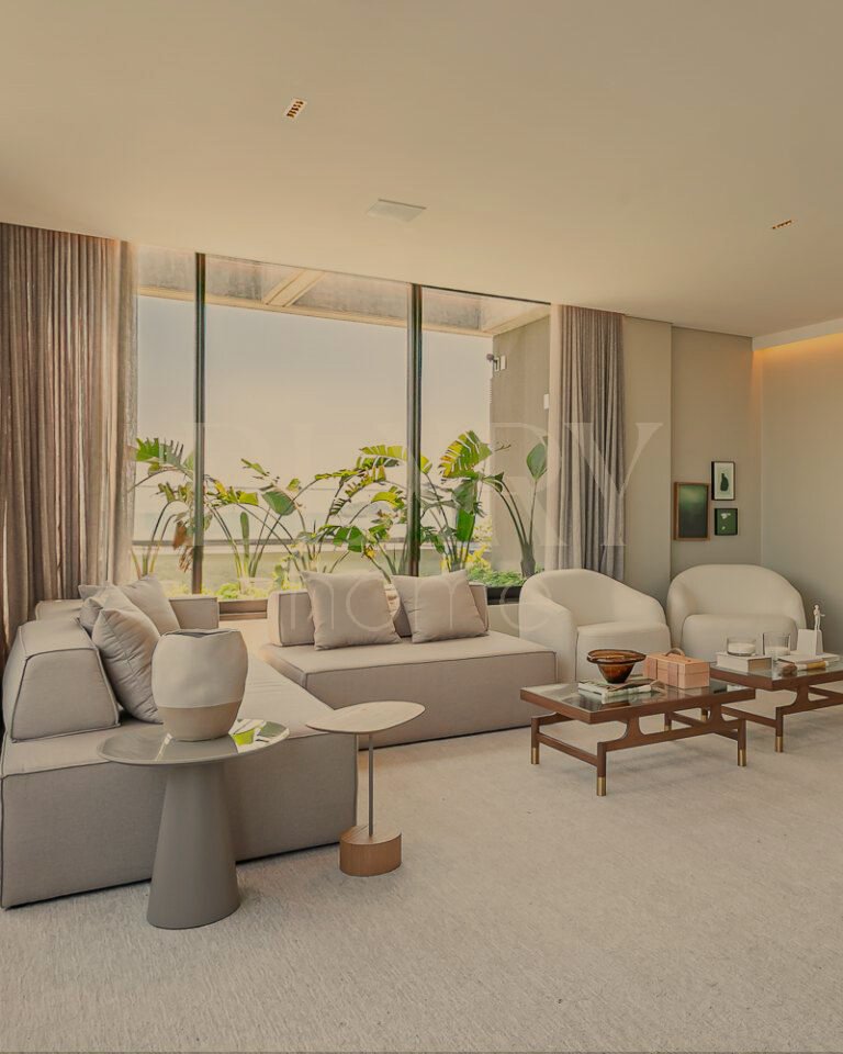 Apartamento com vista mar em Jurerê Internacional