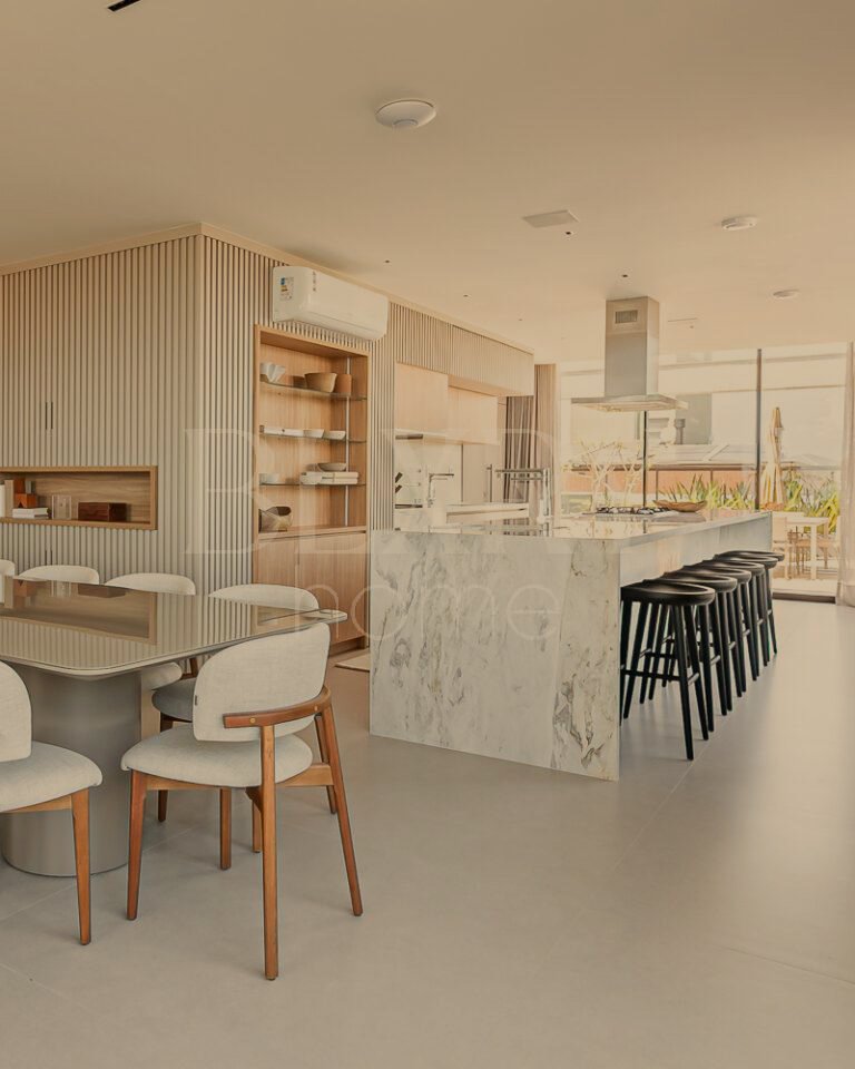 Apartamento com vista mar em Jurerê Internacional
