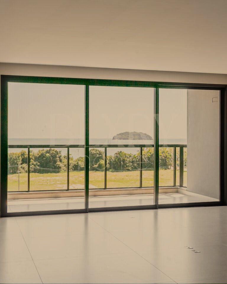 Apartamento com vista mar em Jurerê Internacional