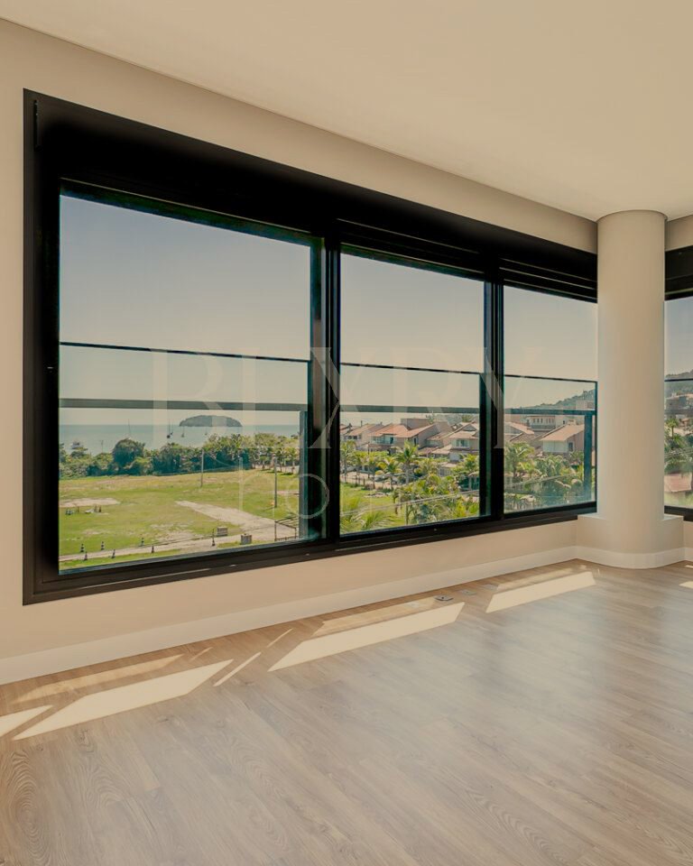 Apartamento com vista mar em Jurerê Internacional