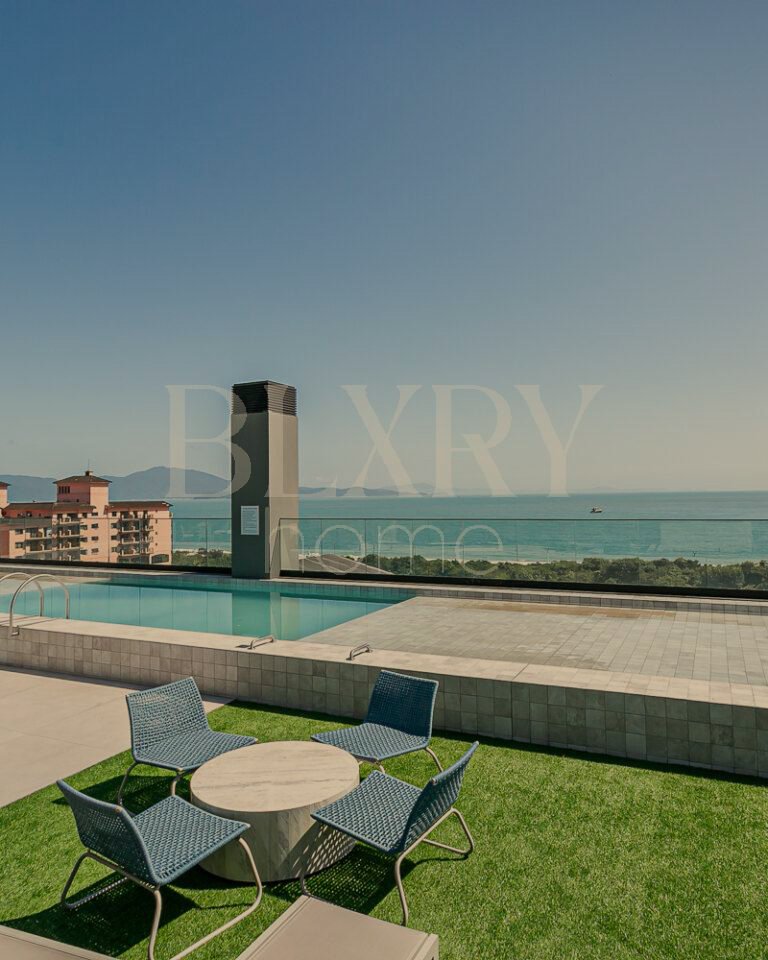 Apartamento com vista mar em Jurerê Internacional