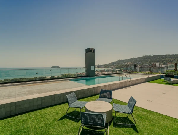 Apartamento com vista mar em Jurerê Internacional